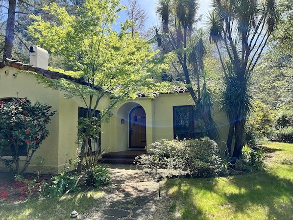 4 bed / 4 ba Home in Downtown Calistoga vacation rental in Calistoga, California