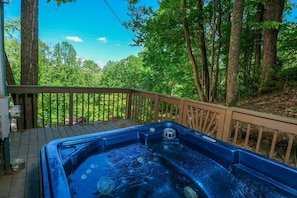 5BR Chalet Village Hot Tub/ Deck/ Arcade/ Mtn View vacation rental in Chalet Village, Gatlinburg