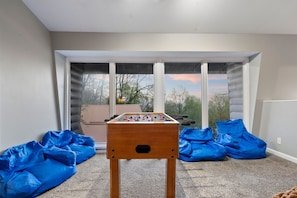 5BR Chalet Village Hot Tub/ Deck/ Arcade/ Mtn View vacation rental in Chalet Village, Gatlinburg