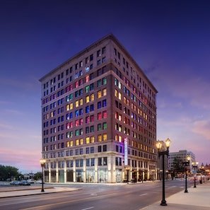 Angad Arts Hotel St. Louis, Tapestry Collection by Hilton in St. Louis, Missouri