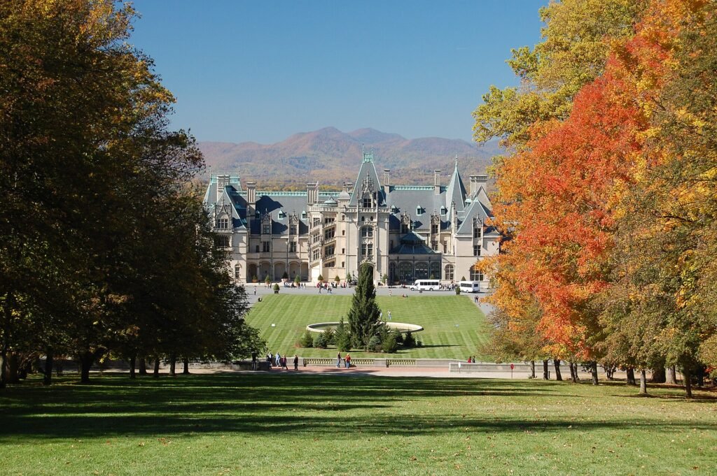 Asheville, North Carolina seasonal travel scenery
