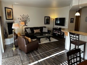 Beautiful central downtown condo close to everything! Sun&Ski Condo vacation rental in Downtown Leavenworth
