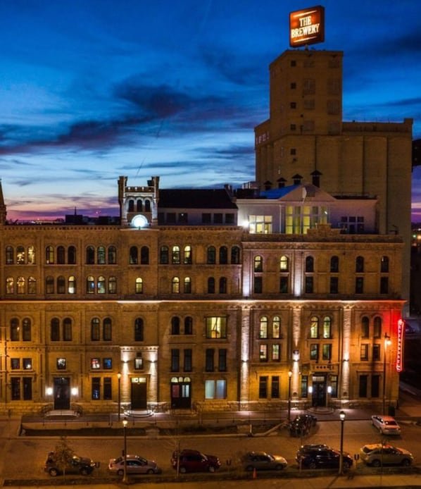 Brewhouse Inn & Suites in Milwaukee, WI