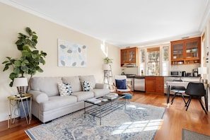 Carriage House | Downtown – Walk Everywhere! vacation rental in Cannonborough–Elliottborough