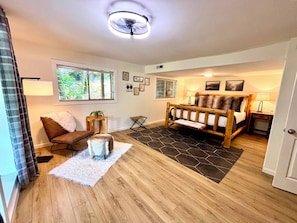 Charming A-frame in Chalet Village! GSMNP! Hot Tub! Arcade! vacation rental in Chalet Village, Gatlinburg