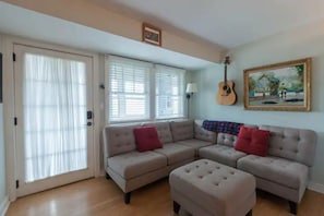 City Casita Downtown — Free Parking vacation rental in Downtown Asheville