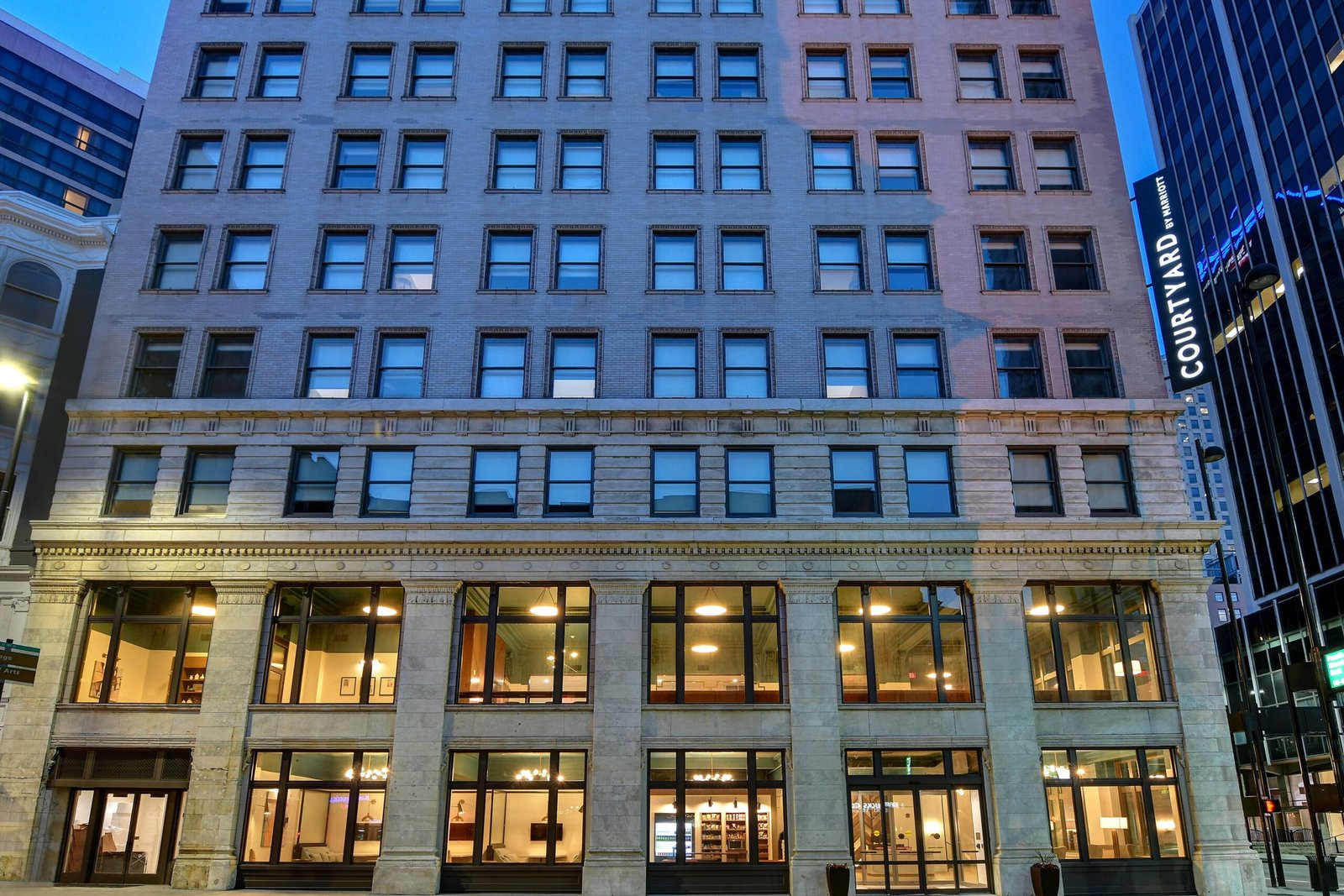 Courtyard by Marriott Cincinnati Downtown in Cincinnati, Ohio