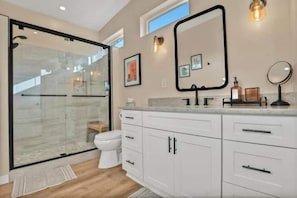 Cozy Guest House Perfect For Couples w/ Hot Tub vacation rental in West Sedona