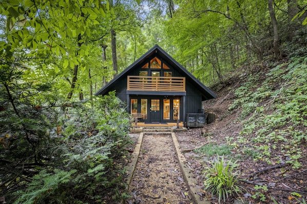 Cozy Modern Family Cabin | Oberlook Chalet vacation rental in Chalet Village, Gatlinburg