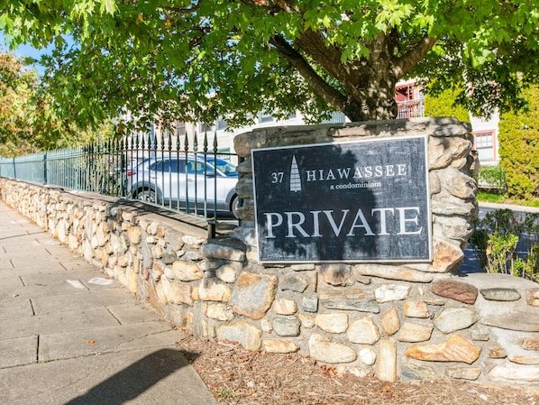 Downtown Condo! Walk Everywhere w/ Assigned Parking vacation rental in Downtown Asheville