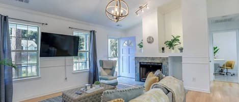 Downtown Savannah Carriage House near Forsyth Park vacation rental in Whitefield Square, Historic District - Savannah