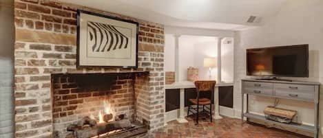 Downtown Savannah Carriage House near Forsyth Park vacation rental in Whitefield Square, Historic District - Savannah