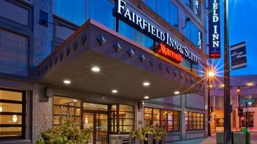 Fairfield Inn & Suites by Marriott—Milwaukee Downtown in Milwaukee, WI