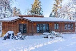 Gorgeous Renovated Home With Mirror Lake Access! vacation rental in Near Mirror Lake, Lake Placid, New York