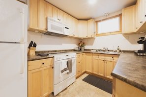 Ground-Level Carriage House, Short Walk to Forsyth vacation rental in Historic District - Savannah