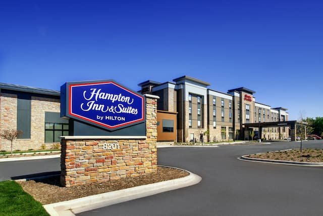 Hampton Inn & Suites by Hilton Milwaukee West in Milwaukee, WI