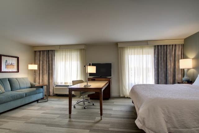 Hampton Inn & Suites by Hilton Milwaukee West in Milwaukee, WI