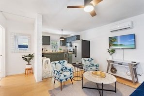 Heart of Downtown – 1 Bedroom Suite w/ Parking! vacation rental in Cannonborough–Elliottborough