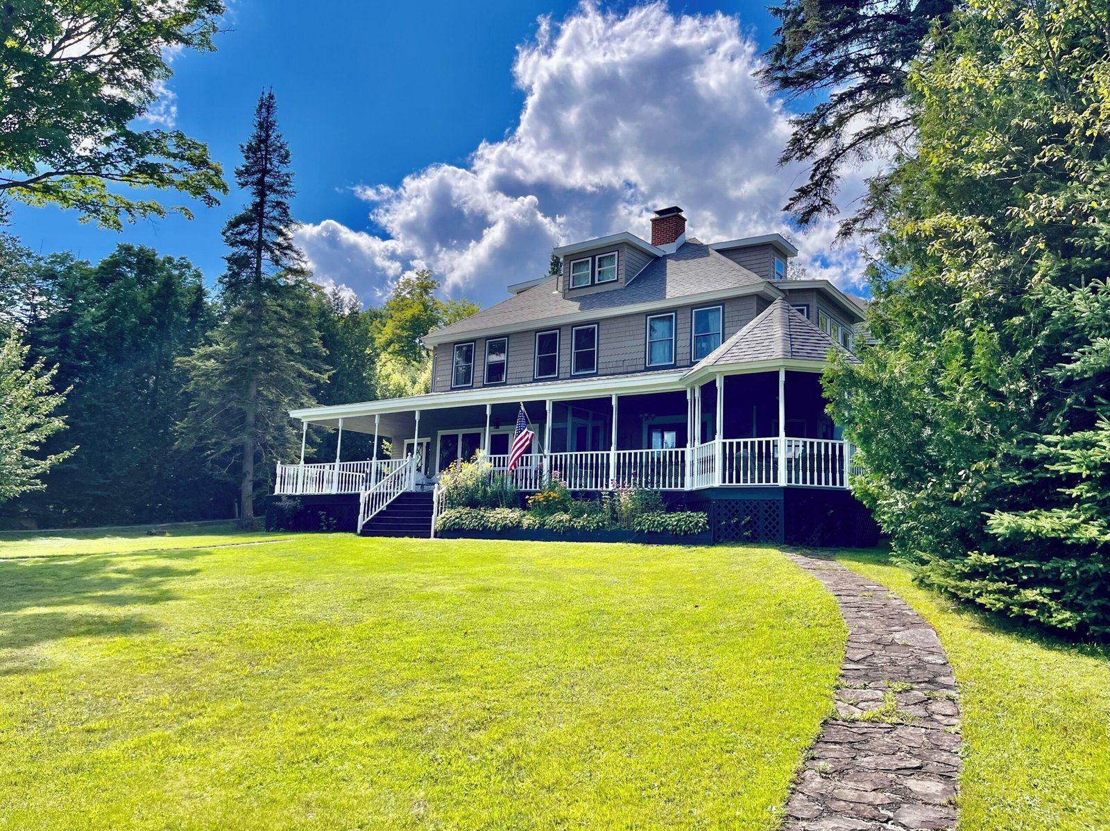 HISTORIC LAKE PLACID WATERFRONT GREAT CAMP-6 BR- each w/private full bath. vacation rental in Lake Placid lakefront, Lake Placid, New York