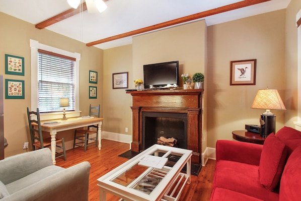 Historic Savannah CarriageHouse: Park & Walk to All vacation rental in Forsyth Park, Historic District - Savannah