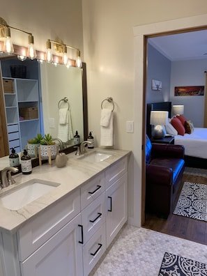 Inviting Ski In/Ski Out Condo – Covered Parking, Heated Pool/Hot Tubs vacation rental in Park City Mountain Base Area