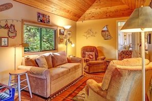 Lake Wenatchee Villa | Dogs OK | Beach & Deck vacation rental in Lake Wenatchee