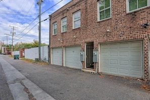 Modern Carriage House Suite in the Historic District vacation rental in Historic District - Savannah