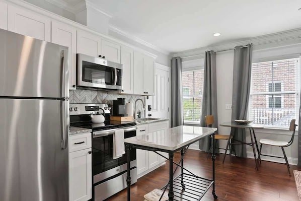 Modern Carriage House Suite in the Historic District vacation rental in Historic District - Savannah