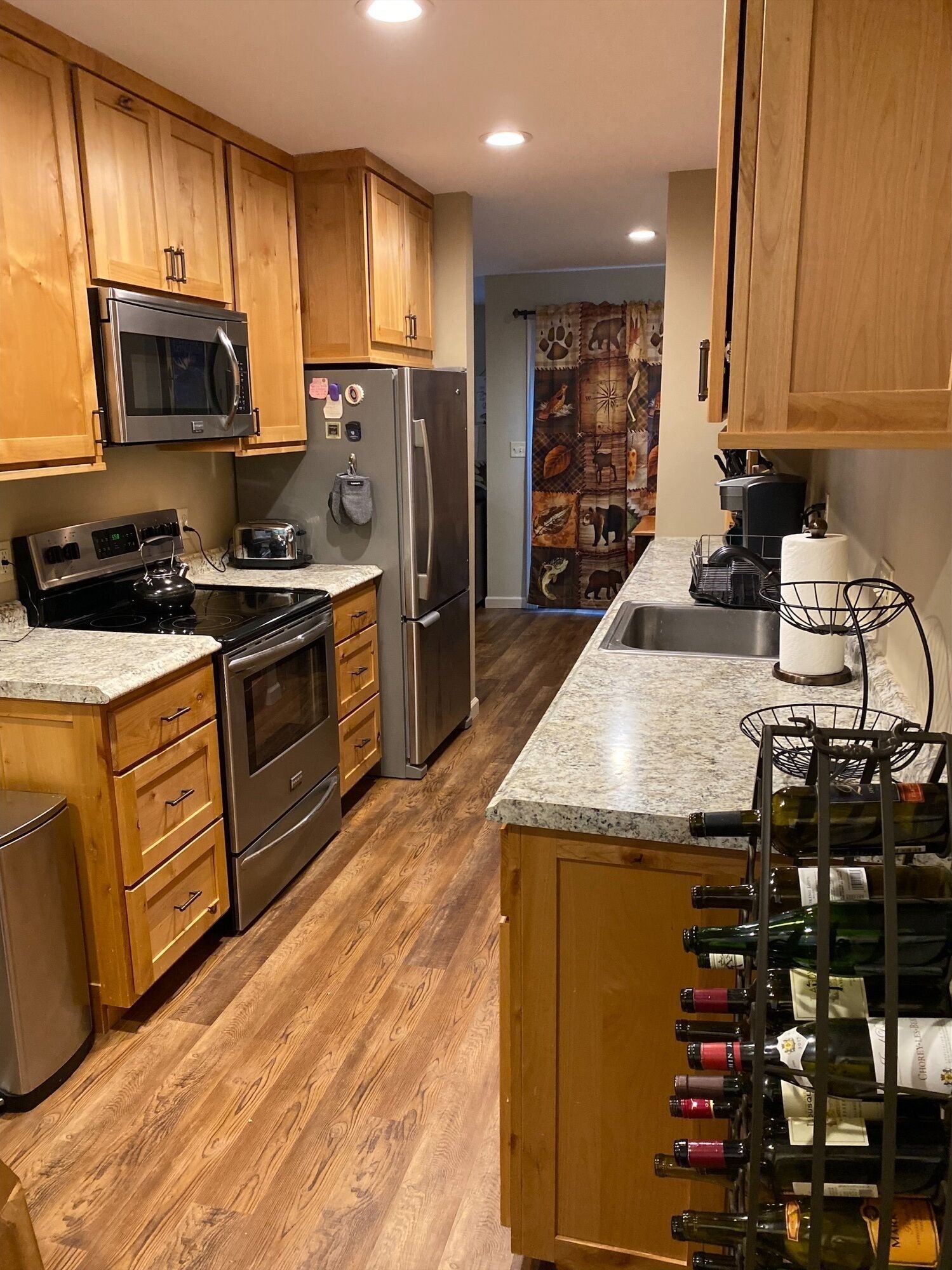 Moose Tracks: a gorgeous two bedroom luxury townhouse, sleeps 6, AC, in town vacation rental in In-town, Lake Placid, New York