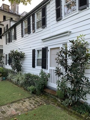Private Historic 1770 Carriage House Located South Of Broad vacation rental in South of Broad