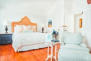 Private Napa Valley Cottage, Peaceful, Walkable & Thoughtfully Designed vacation rental in Calistoga, California