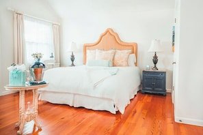 Private Napa Valley Cottage, Peaceful, Walkable & Thoughtfully Designed vacation rental in Calistoga, California