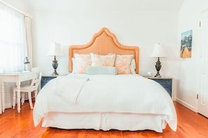 Private Napa Valley Cottage, Peaceful, Walkable & Thoughtfully Designed vacation rental in Calistoga, California