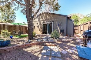Red Rocks, HOT TUB, W. Sedona, Walk to trails, 1 bd! vacation rental in West Sedona