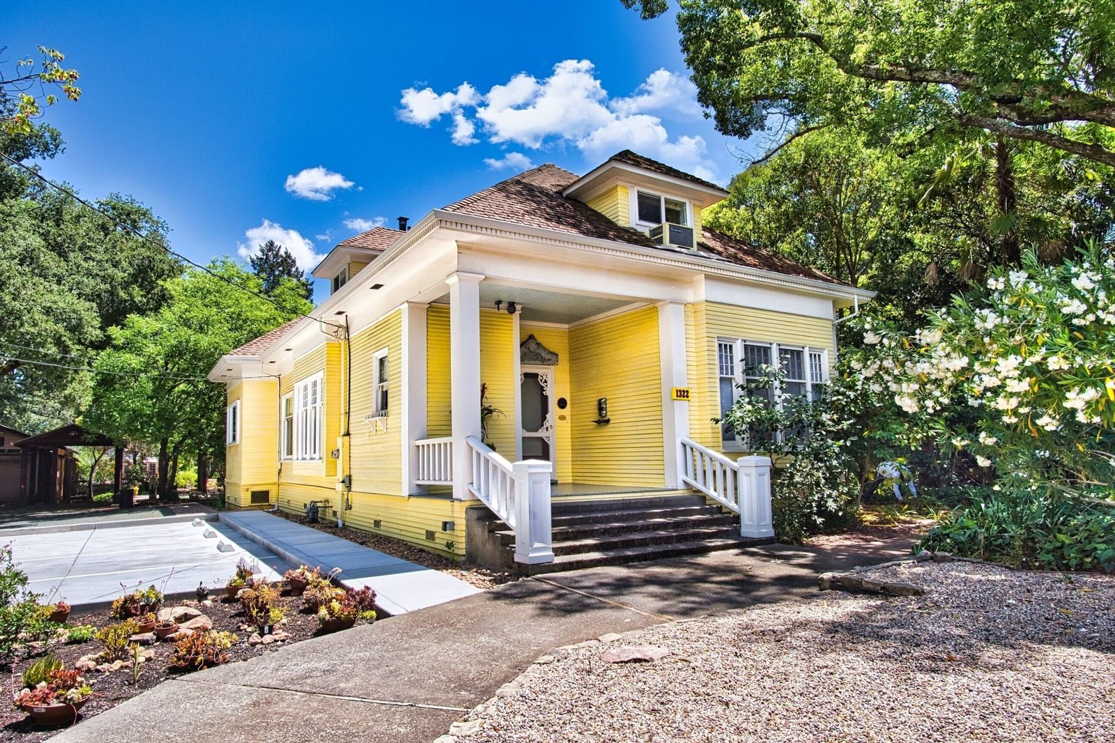 Regal 4bd/4ba Victorian Home in Downtown Calistoga vacation rental in Calistoga, California