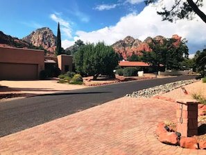 Sedona Casita with Red Rock Views • Walk to Trails • Peaceful Koi Pond & Patio vacation rental in West Sedona