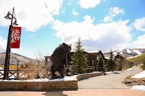 Silver Star 701 – Ski In/Ski Out, Private Hot Tub vacation rental in Silver Star, Park City
