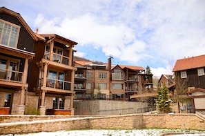 Silver Star 701 – Ski In/Ski Out, Private Hot Tub vacation rental in Silver Star, Park City