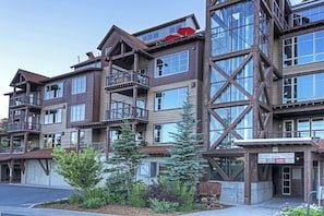 Ski In/Ski Out Luxury Silver Star Condo vacation rental in Silver Star, Park City