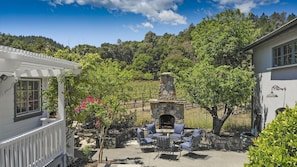 St. Helena, walk to town, on vineyard, pool, one acre/private, Permit STR25-001 vacation rental in St. Helena, California