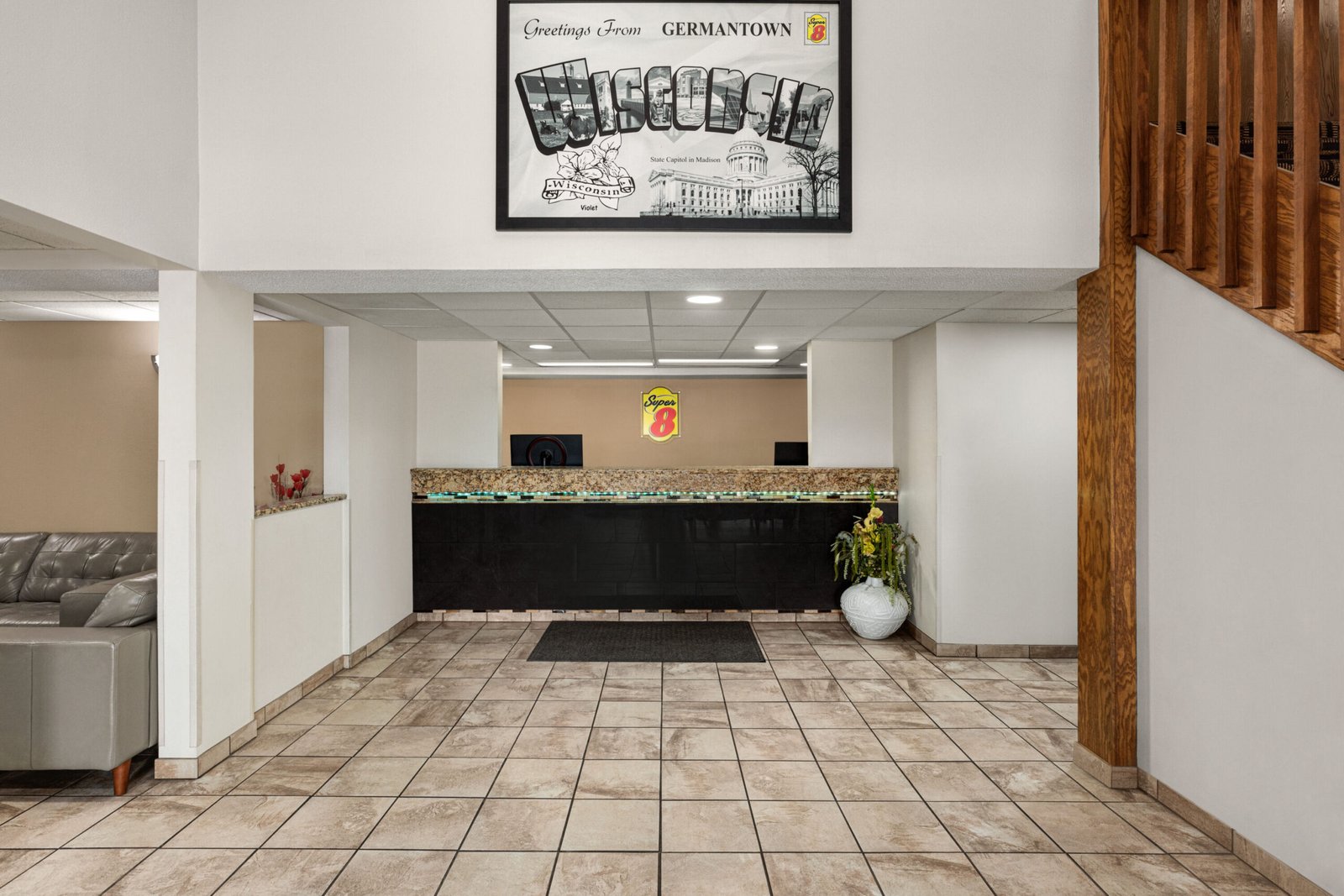 Super 8 by Wyndham Germantown/Milwaukee in Germantown, WI